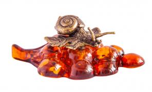 Янтарь фигурка 2-005 «Улитка виноград,»