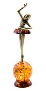 Янтарь фигурка 2-156 "Девочка на шаре"
