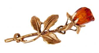 Янтарь брошь L3010 "Роза с тремя листами"