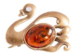 Янтарь брошь L3021 "Лебедь"