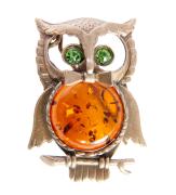Янтарь брошь L3033 "Маленькая сова на ветке"