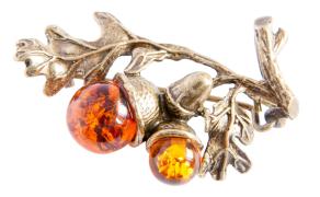 Янтарь брошь L3055 "Ветка с желудями"