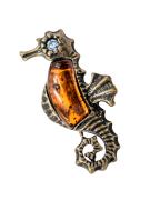 Янтарь брошь L3114 "Морской конёк"